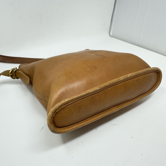 Vintage COACH 9806 Tan Brown Leather Equestrian Slim Bucket Shoulder Bag USA - Picture 5 of 14